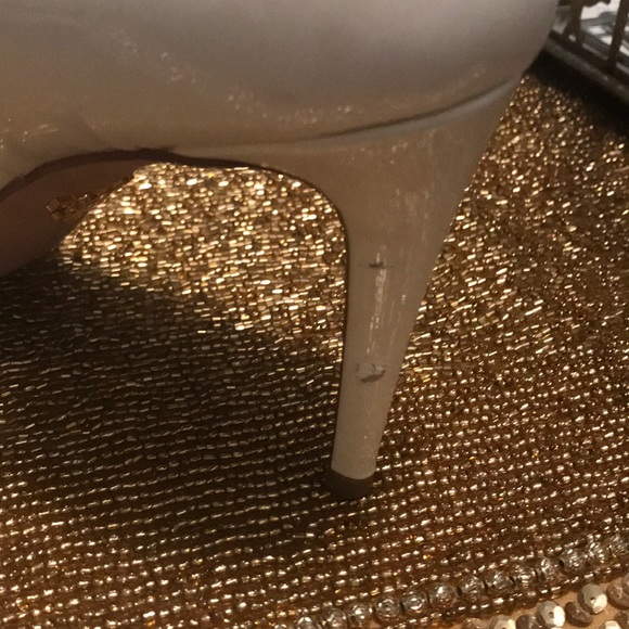 PRADA - Picture 4 of 7